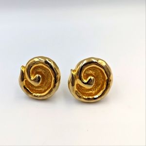 Beautiful Vintage Gold Tone Statement Swirl Clip on Earrings Unsigned